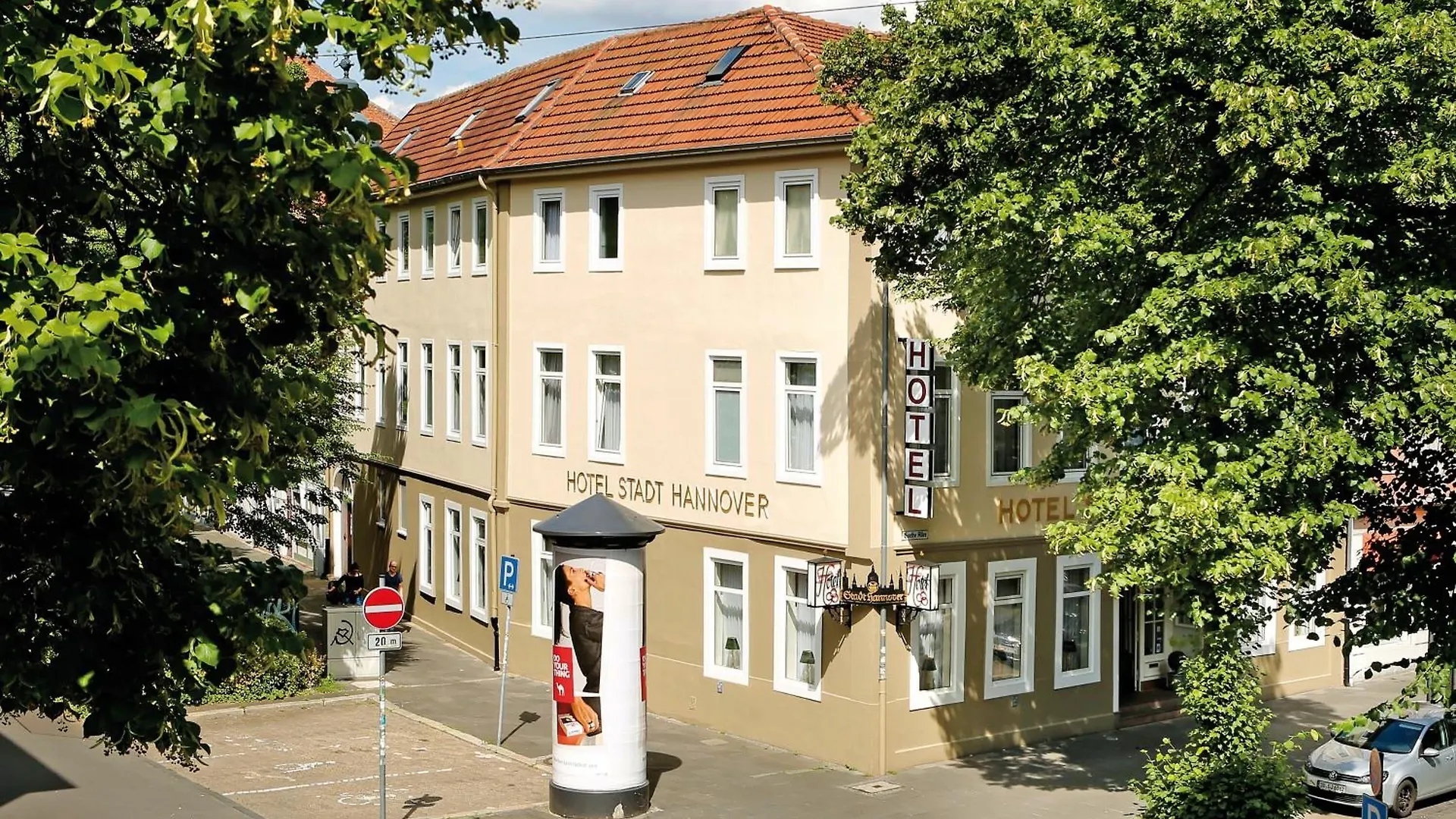 Nahe der Corvinuskirche Bücherei: 4 zentrale Hotels verglichen